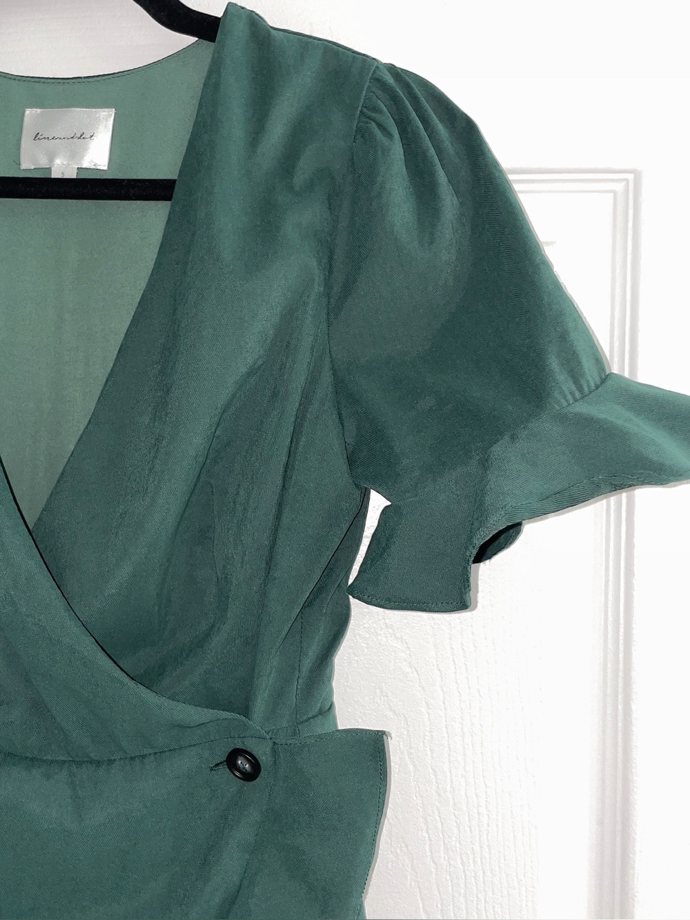 Line & Dot Emerald Green Ruffle Wrap Dress Small - Picture 4 of 7
